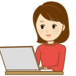 パソコンを操作する真面目な女性のイラスト